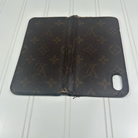 Louis Vuitton Monogram iPhone Case - Picture 4 of 10